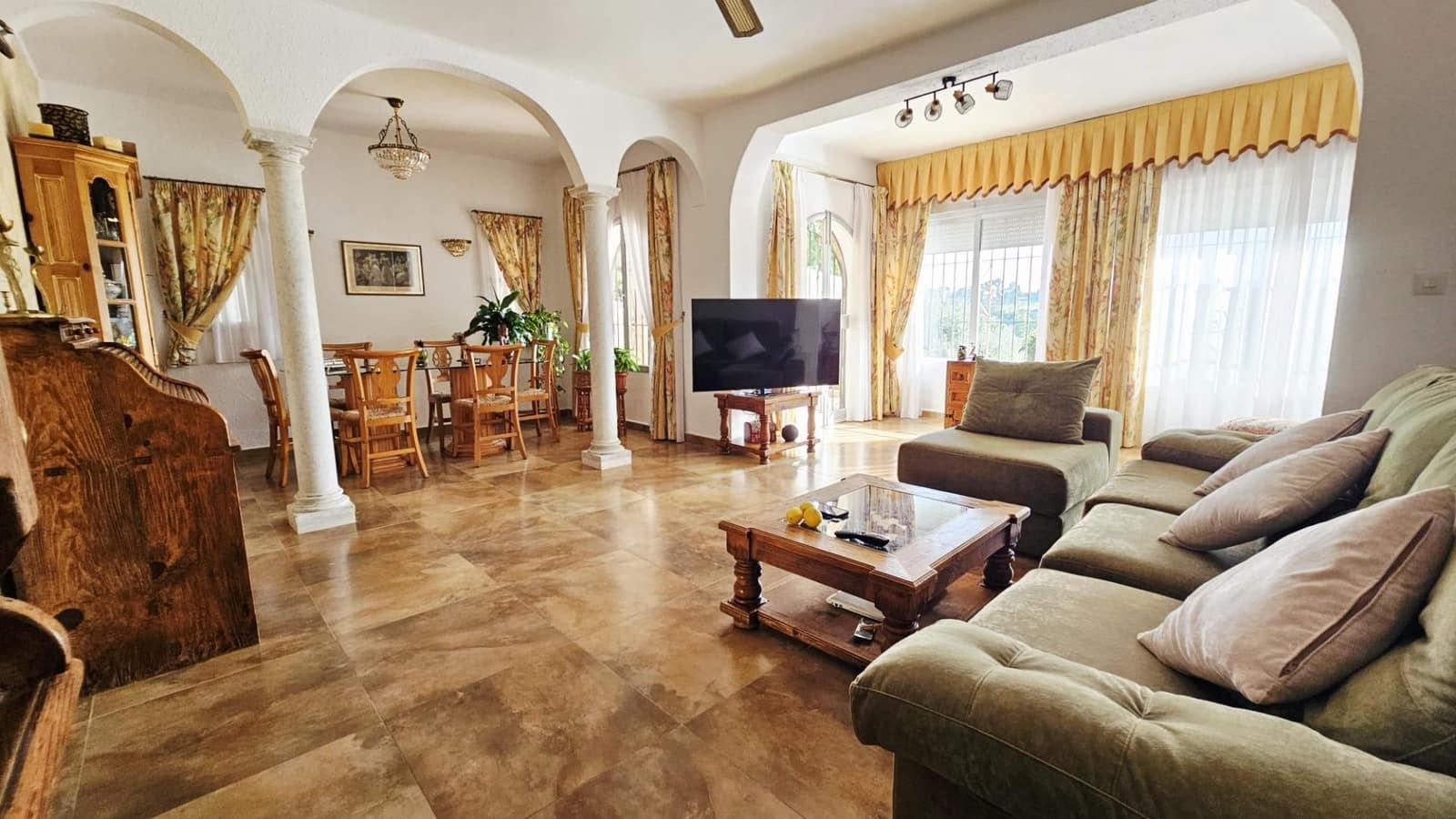 4 chambre Villa/Maison à vendre à Guadalmina avec piscine garage - 1 240 000 € (Ref: 9108790)