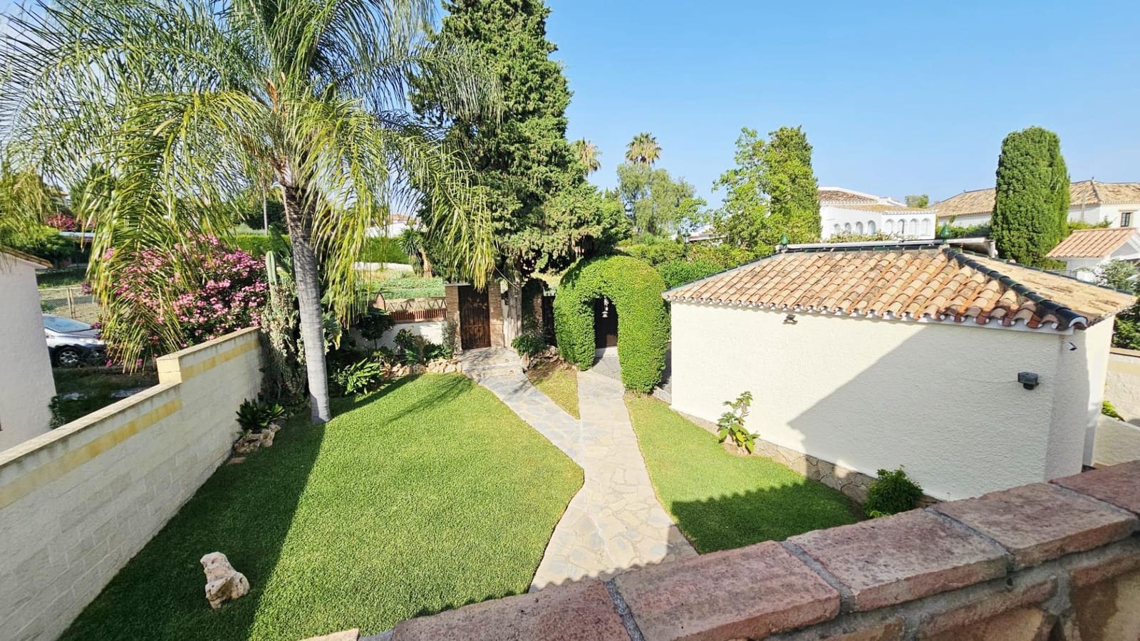 4 chambre Villa/Maison à vendre à Guadalmina avec piscine garage - 1 240 000 € (Ref: 9108790)