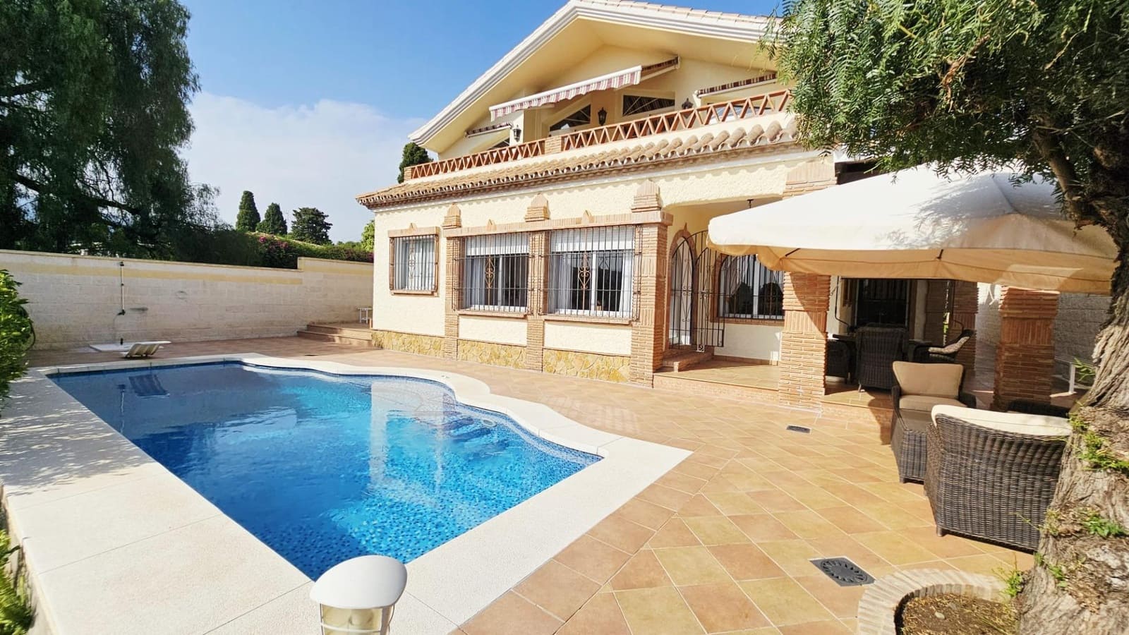 4 chambre Villa/Maison à vendre à Guadalmina avec piscine garage - 1 240 000 € (Ref: 9108790)