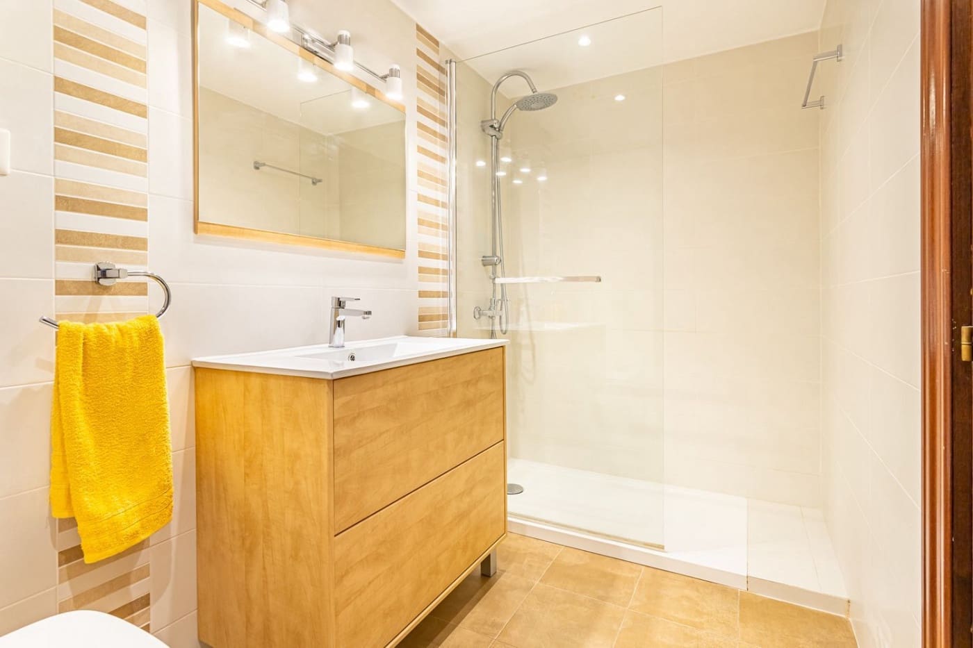 4 slaapkamer Flat te huur in Marbella met zwembad garage - € 2.200 (Ref: 9126832)