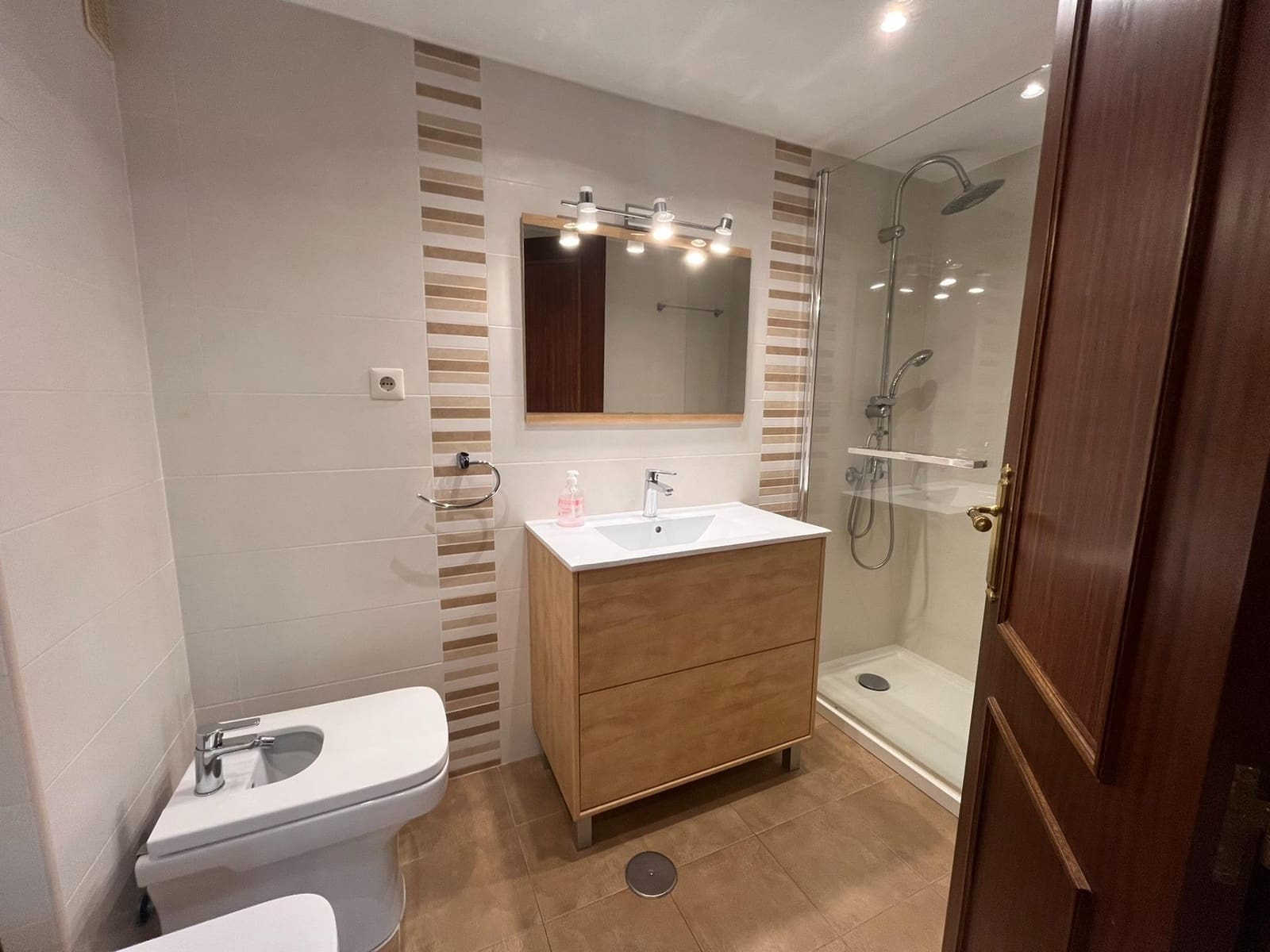 4 slaapkamer Flat te huur in Marbella met zwembad garage - € 2.200 (Ref: 9126832)