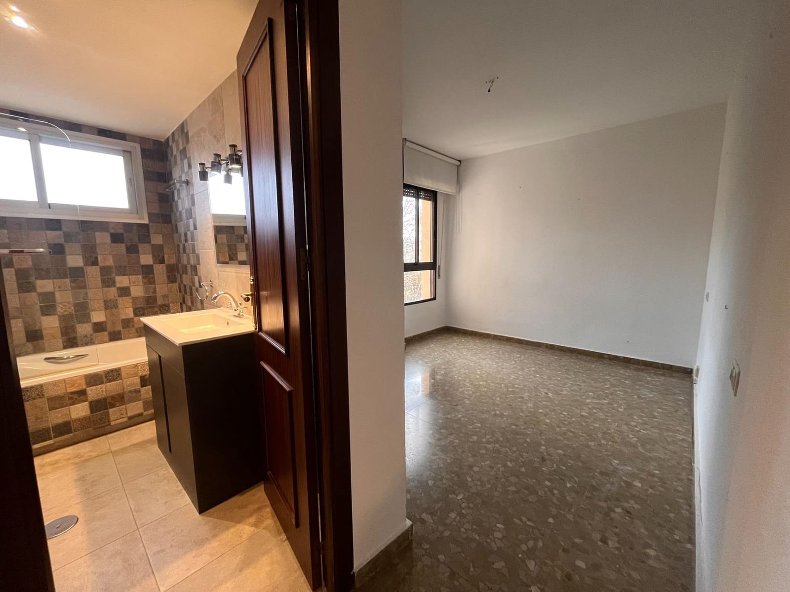 4 slaapkamer Flat te huur in Marbella met zwembad garage - € 2.200 (Ref: 9126832)