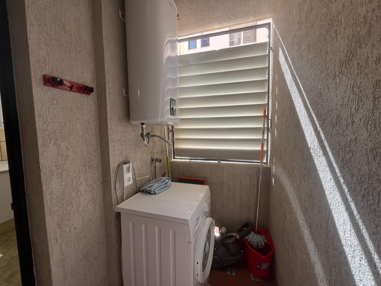 4 slaapkamer Flat te huur in Marbella met zwembad garage - € 2.200 (Ref: 9126832)