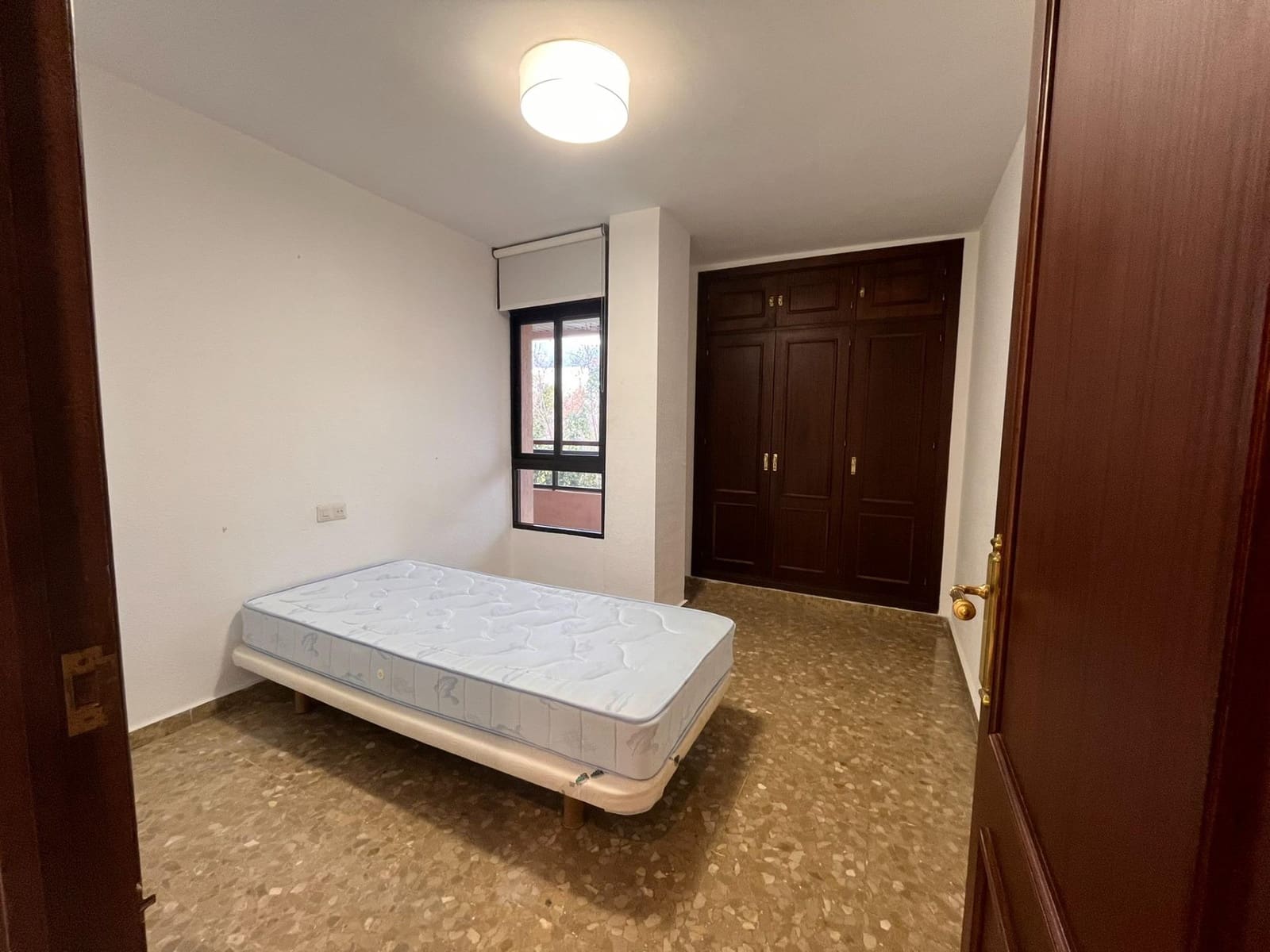 4 slaapkamer Flat te huur in Marbella met zwembad garage - € 2.200 (Ref: 9126832)