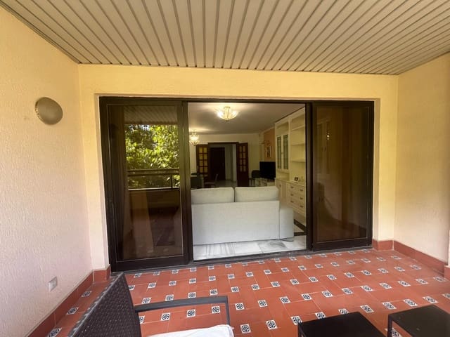 4 slaapkamer Flat te huur in Playa Bajadilla - Puertos, Marbella met zwembad garage - € 2.200 (Ref: 9126832)