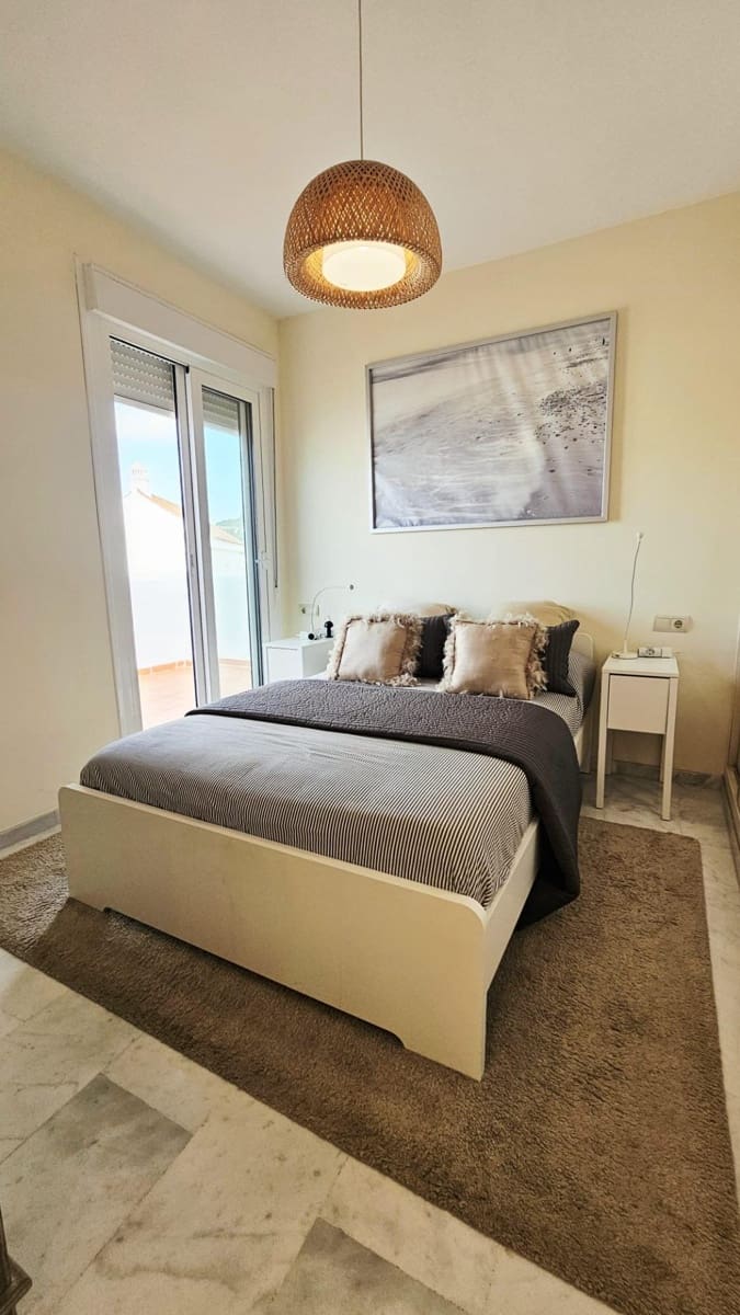 2 chambre Penthouse à vendre à Estepona avec piscine garage - 345 000 € (Ref: 9129808)