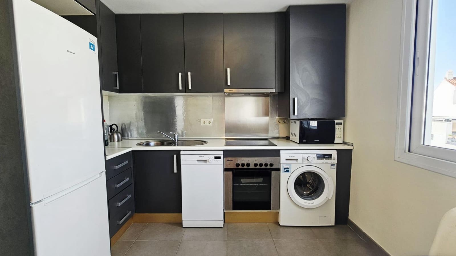 2 chambre Penthouse à vendre à Estepona avec piscine garage - 345 000 € (Ref: 9129808)