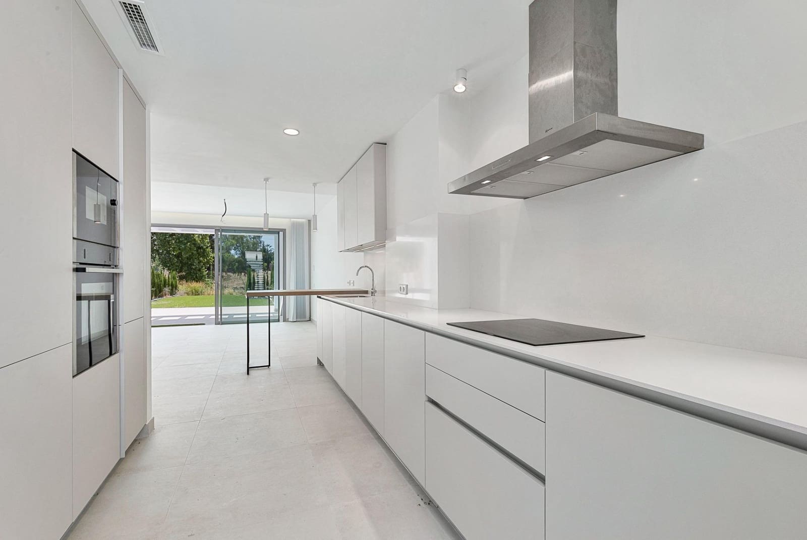 3 soveværelse Rækkehus til salg i San Pedro de Alcantara med swimmingpool garage - € 1.300.000 (Ref: 9132490)