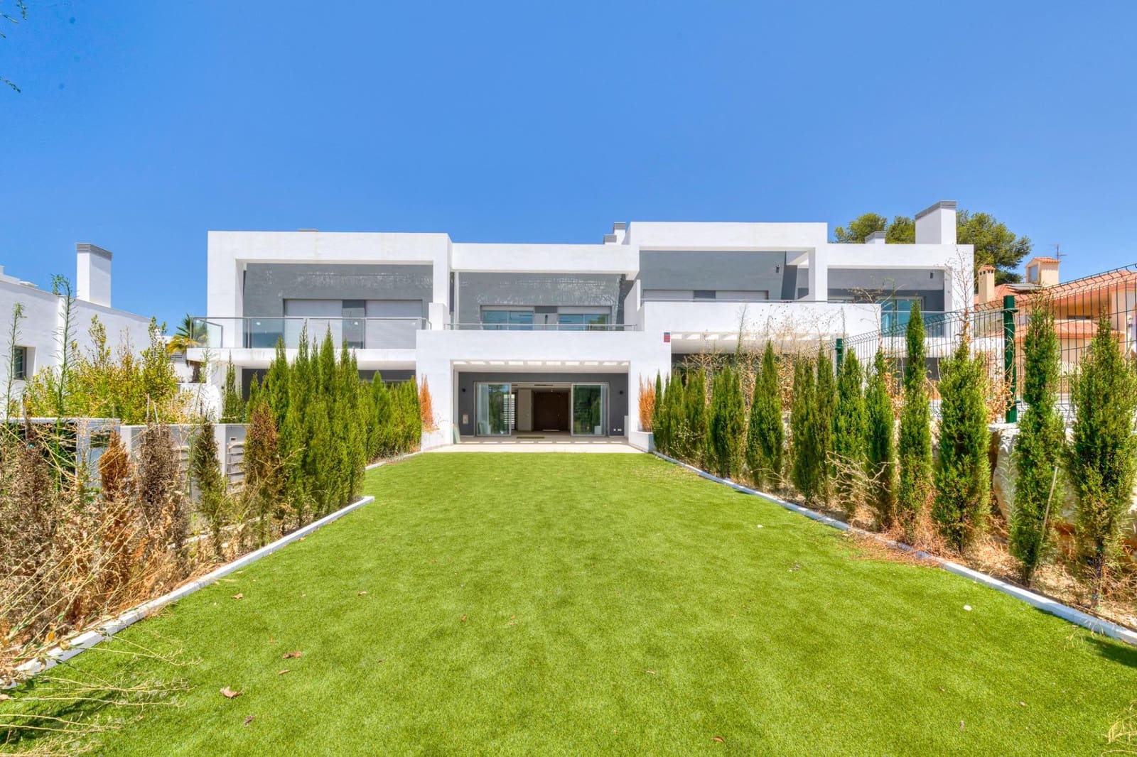 3 soveværelse Rækkehus til salg i San Pedro de Alcantara med swimmingpool garage - € 1.300.000 (Ref: 9132490)