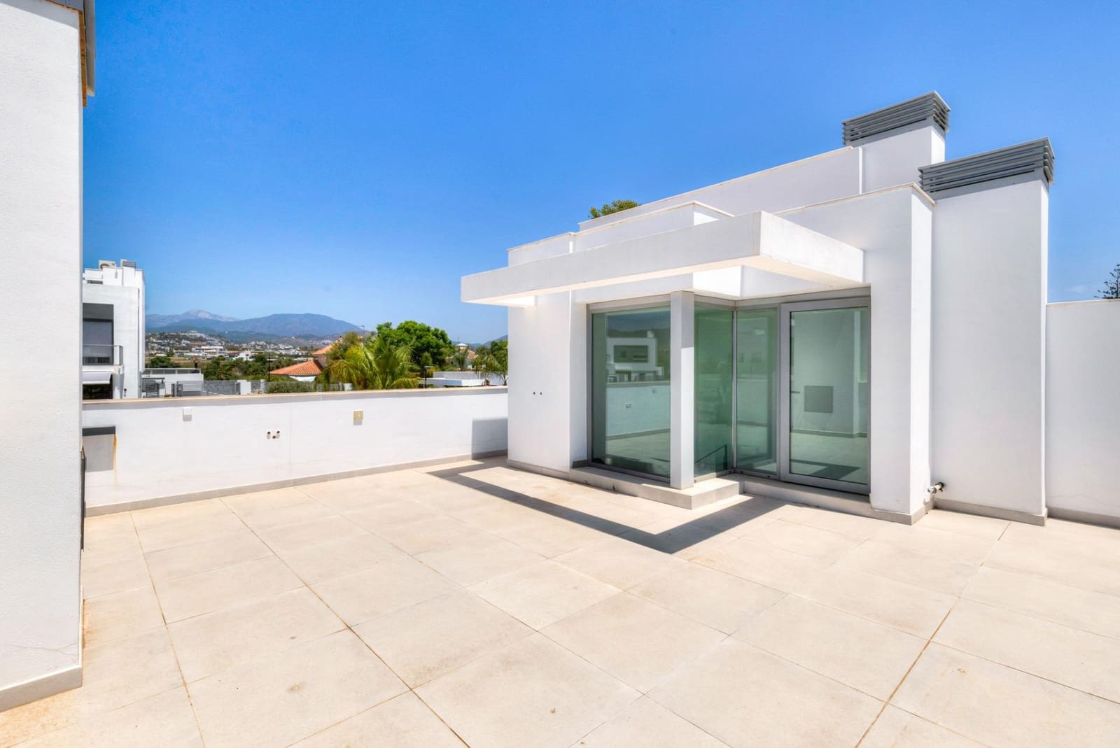 3 soveværelse Rækkehus til salg i San Pedro de Alcantara med swimmingpool garage - € 1.300.000 (Ref: 9132490)