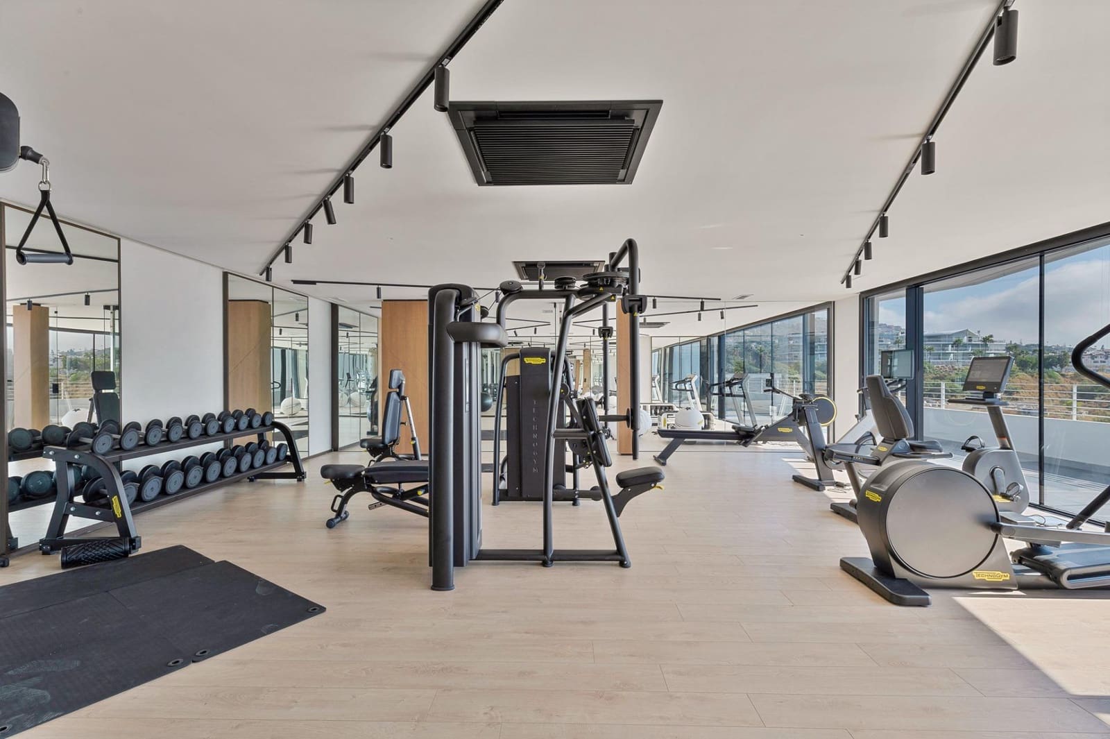 Apartamento de 2 habitaciones en Fuengirola en venta con garaje - 875.000 € (Ref: 9192423)