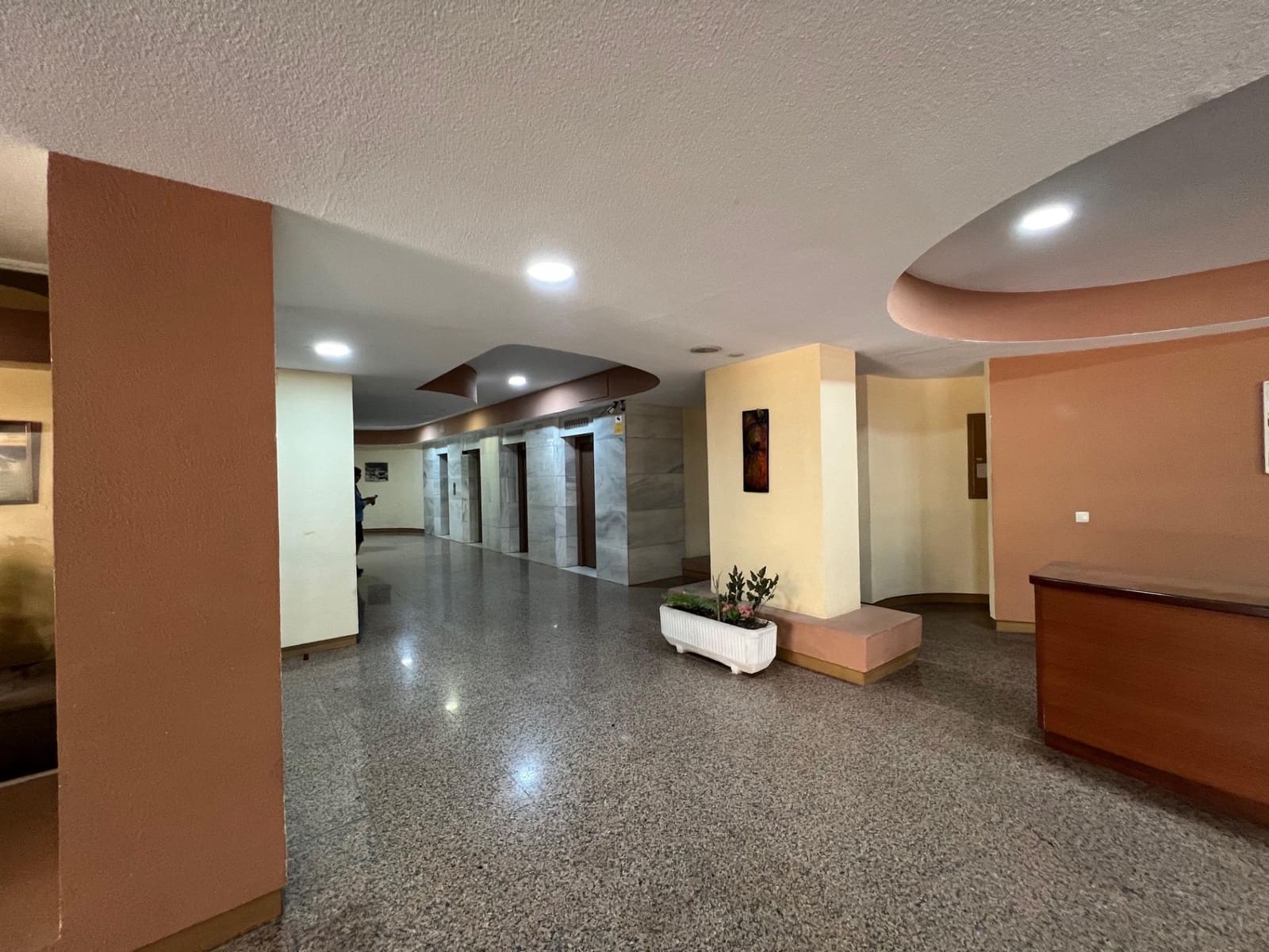 2 sypialnia Apartament do wynajęcia w Marbella z garażem - 2 400 € (Ref: 9202501)