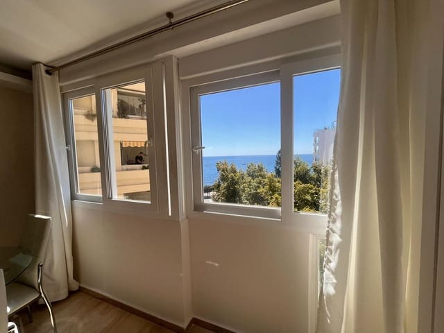 2 bedroom Apartment for rent in Playa Bajadilla - Puertos, Marbella with garage - € 2,400 (Ref: 9202501)