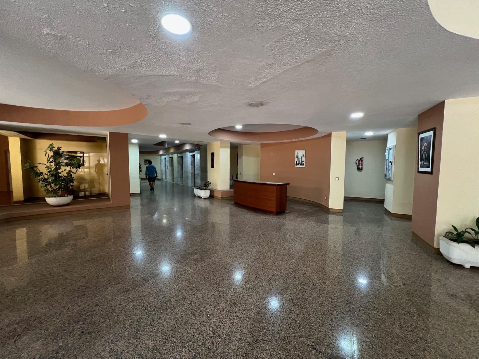 2 sypialnia Apartament do wynajęcia w Marbella z garażem - 2 400 € (Ref: 9202501)