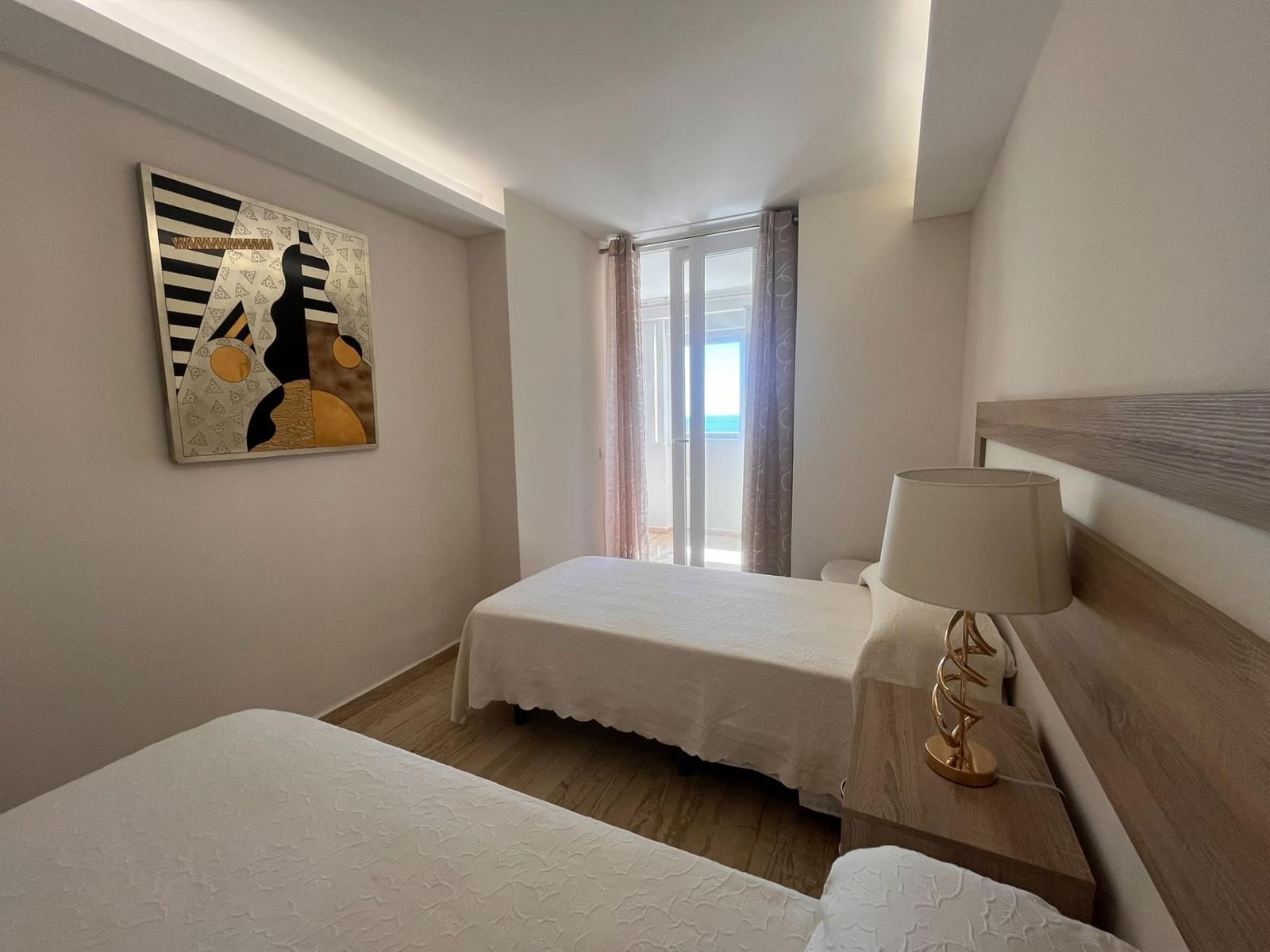 2 sypialnia Apartament do wynajęcia w Marbella z garażem - 2 400 € (Ref: 9202501)