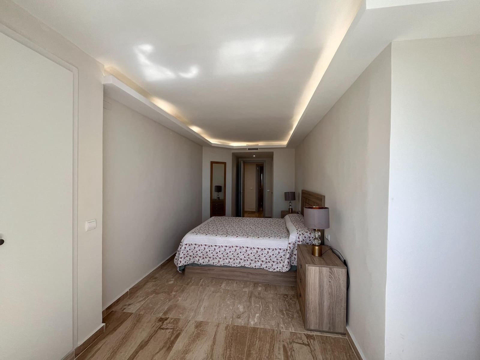 2 sypialnia Apartament do wynajęcia w Marbella z garażem - 2 400 € (Ref: 9202501)