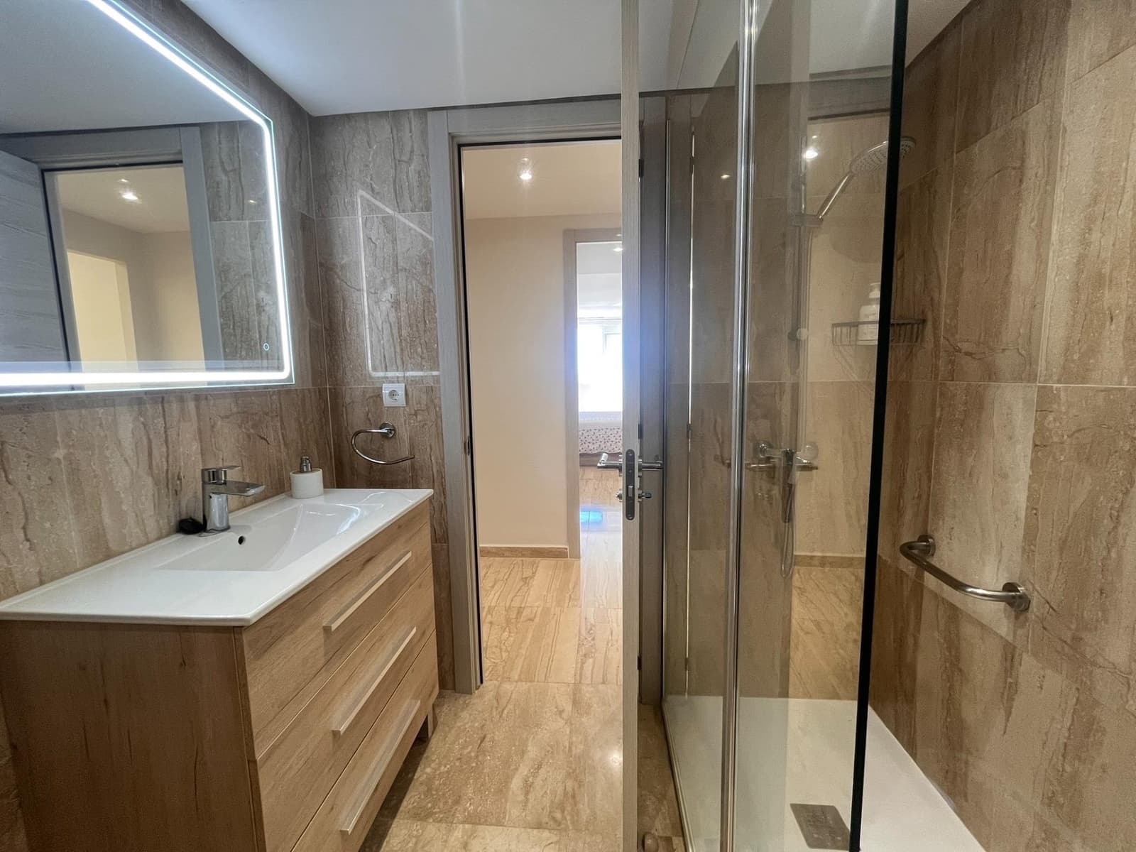 2 sypialnia Apartament do wynajęcia w Marbella z garażem - 2 400 € (Ref: 9202501)