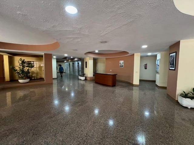 2 bedroom Apartment for rent in Playa Bajadilla - Puertos, Marbella with garage - € 2,400 (Ref: 9202501)