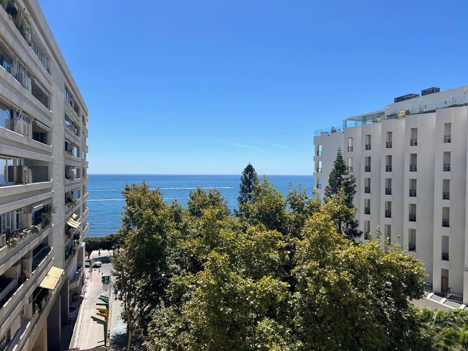 2 sypialnia Apartament do wynajęcia w Marbella z garażem - 2 400 € (Ref: 9202501)