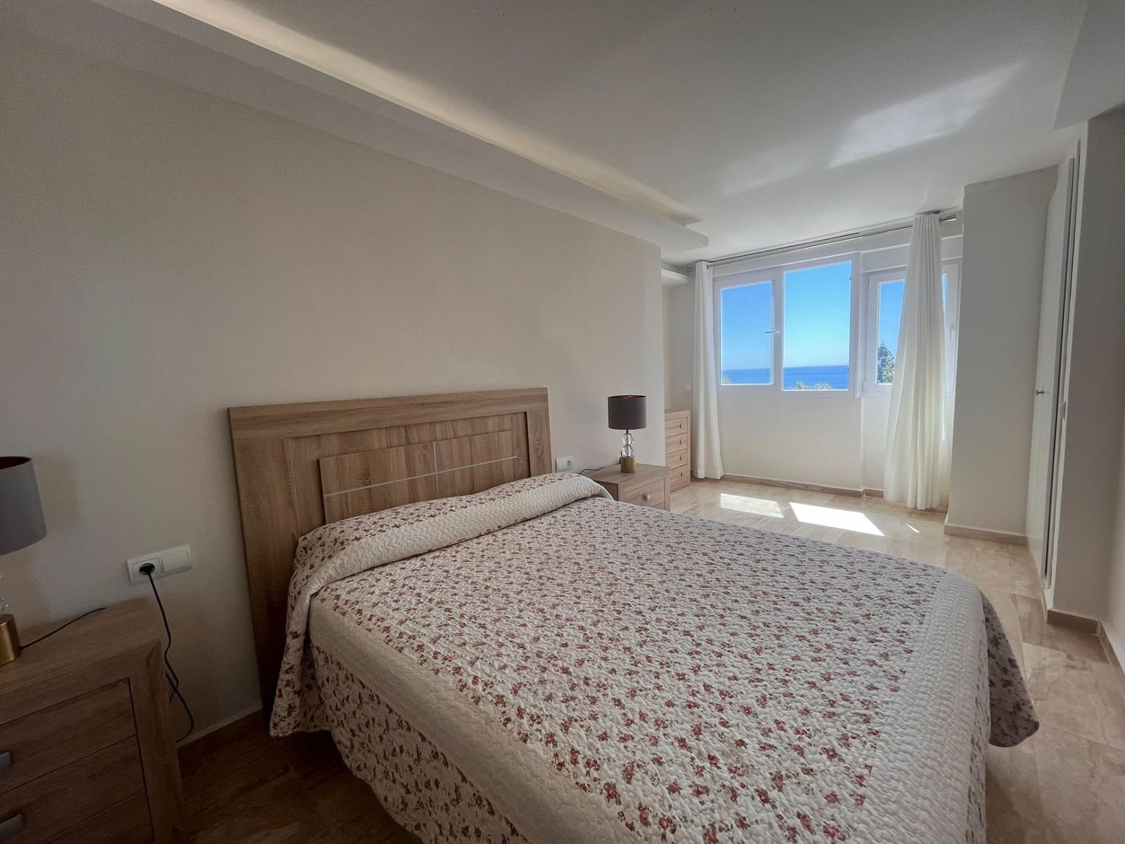 2 sypialnia Apartament do wynajęcia w Marbella z garażem - 2 400 € (Ref: 9202501)