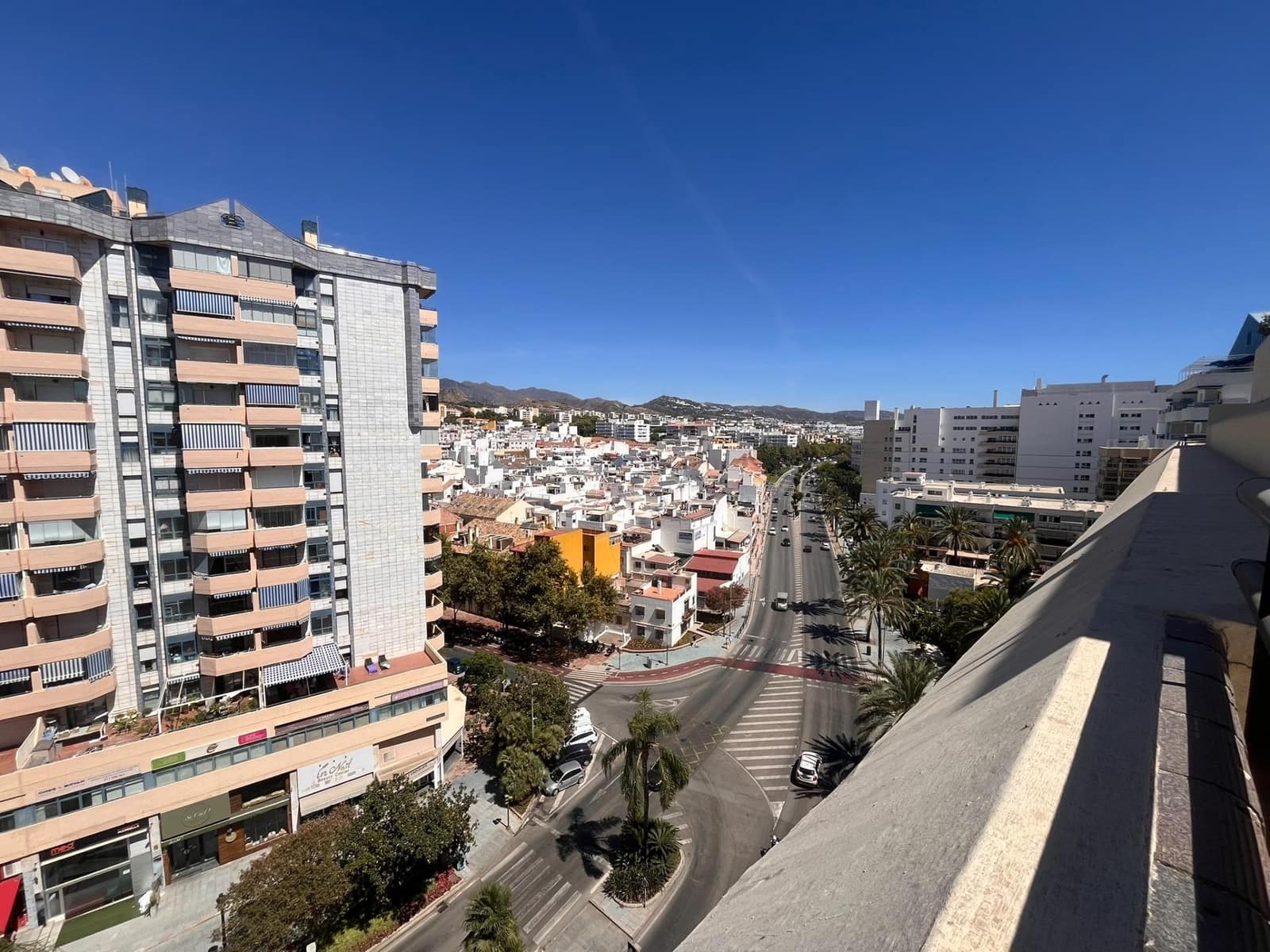 2 sypialnia Apartament do wynajęcia w Marbella z garażem - 2 400 € (Ref: 9202501)