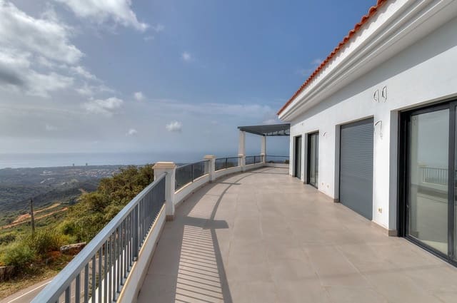 Villa for rent in La Mairena, Ojen with garage - € 6,000 (Ref: 9215141)