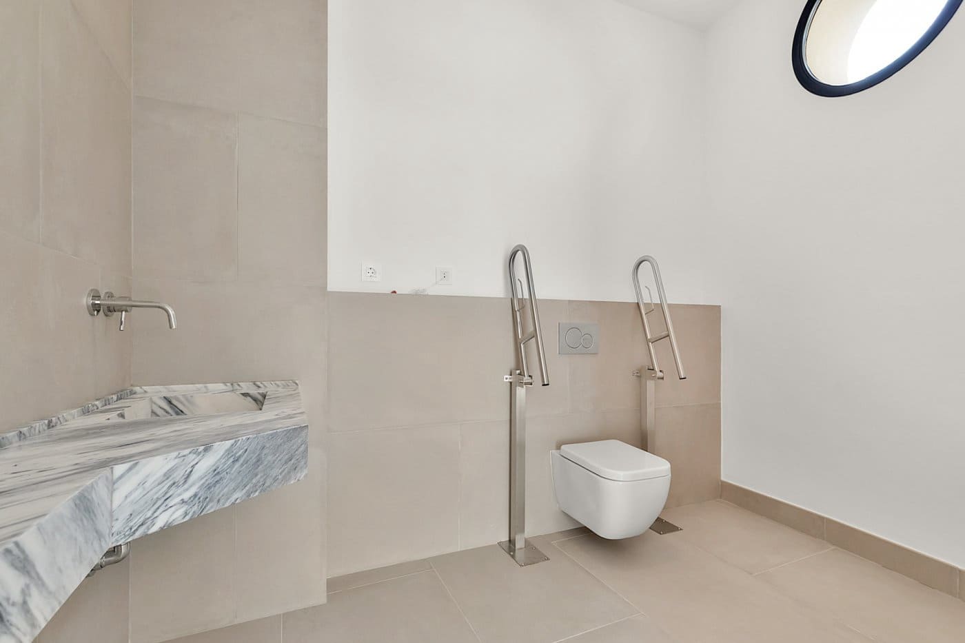 Villa til leje i La Mairena med garage - € 6.000 (Ref: 9215141)