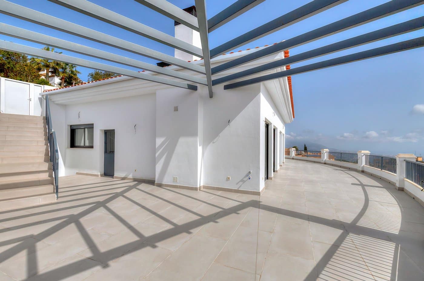 Villa til leje i La Mairena med garage - € 6.000 (Ref: 9215141)