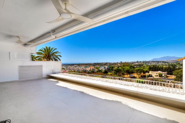 3 soveværelse Lejlighed til leje i Lomas De Marbella, Marbella med garage - € 4.450 (Ref: 9226717)