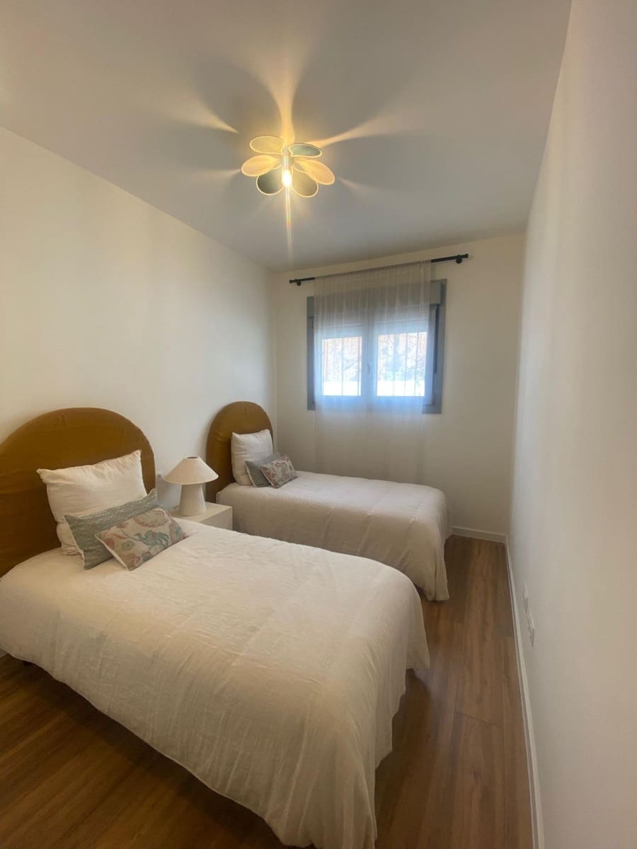 3 bedroom Apartment for sale in Estepona with pool garage - € 385,000 (Ref: 9243029)