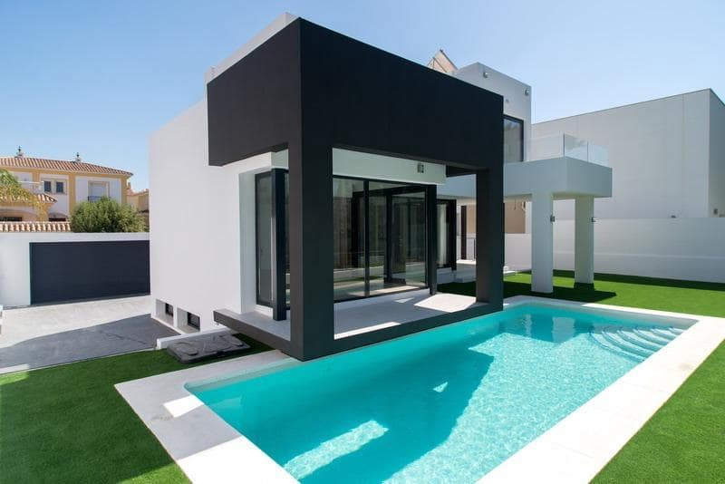 3 makuuhuone Huvila myytävänä paikassa Estepona mukana 
autotalli - 1 180 000 € (Ref: 9317918)