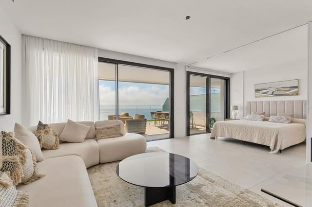 2 soverom Leilighet til salgs i Carvajal, Fuengirola med garasje - € 820 000 (Ref: 9437204)