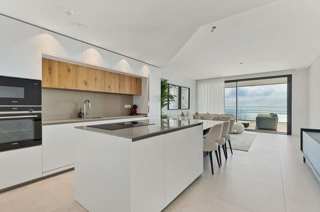 2 soverom Leilighet til salgs i Carvajal, Fuengirola med garasje - € 820 000 (Ref: 9437204)