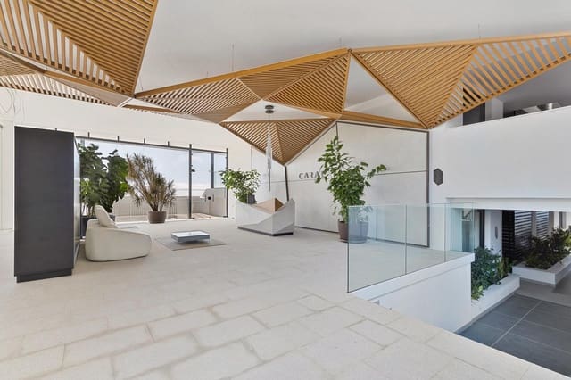 2 soverom Leilighet til salgs i Carvajal, Fuengirola med garasje - € 820 000 (Ref: 9437204)