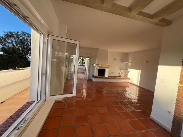 2 soveværelse Strandlejlighed til leje i El Faro de Calaburra - Chaparral, Mijas med garage - € 2.300 (Ref: 9437228)