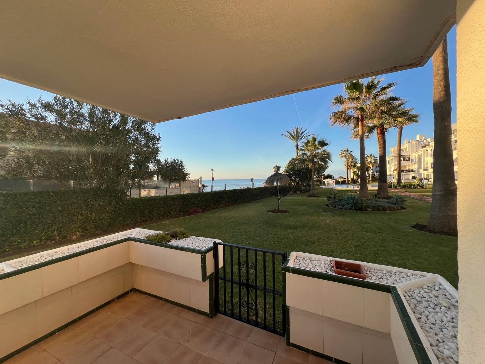 2 makuuhuone Ranta-asunto vuokrattavana paikassa Mijas Costa mukana 
autotalli - 2 300 € (Ref: 9437228)