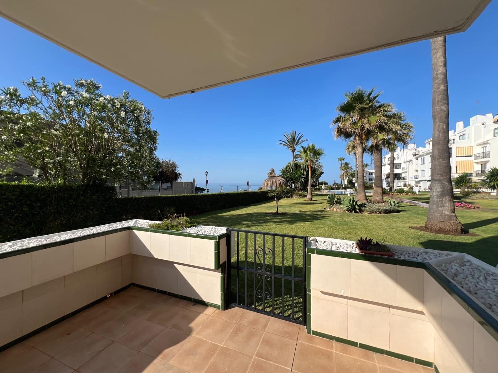 Appartement de Plage de 2 chambres à louer à Mijas Costa avec garage - 2 000 € (Ref: 9437228)