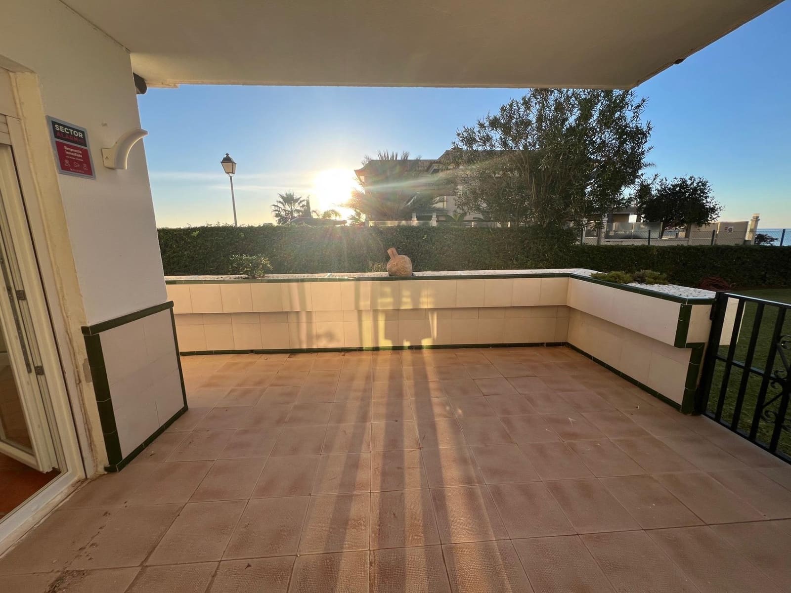Appartement de Plage de 2 chambres à louer à Mijas Costa avec garage - 2 000 € (Ref: 9437228)