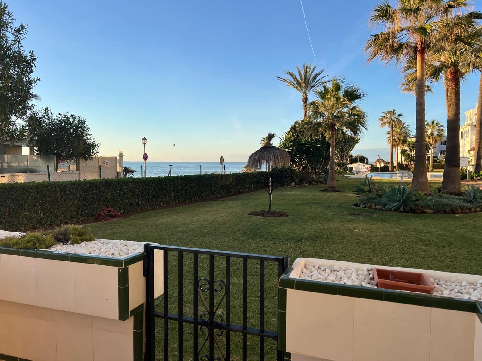 Appartement de Plage de 2 chambres à louer à Mijas Costa avec garage - 2 000 € (Ref: 9437228)