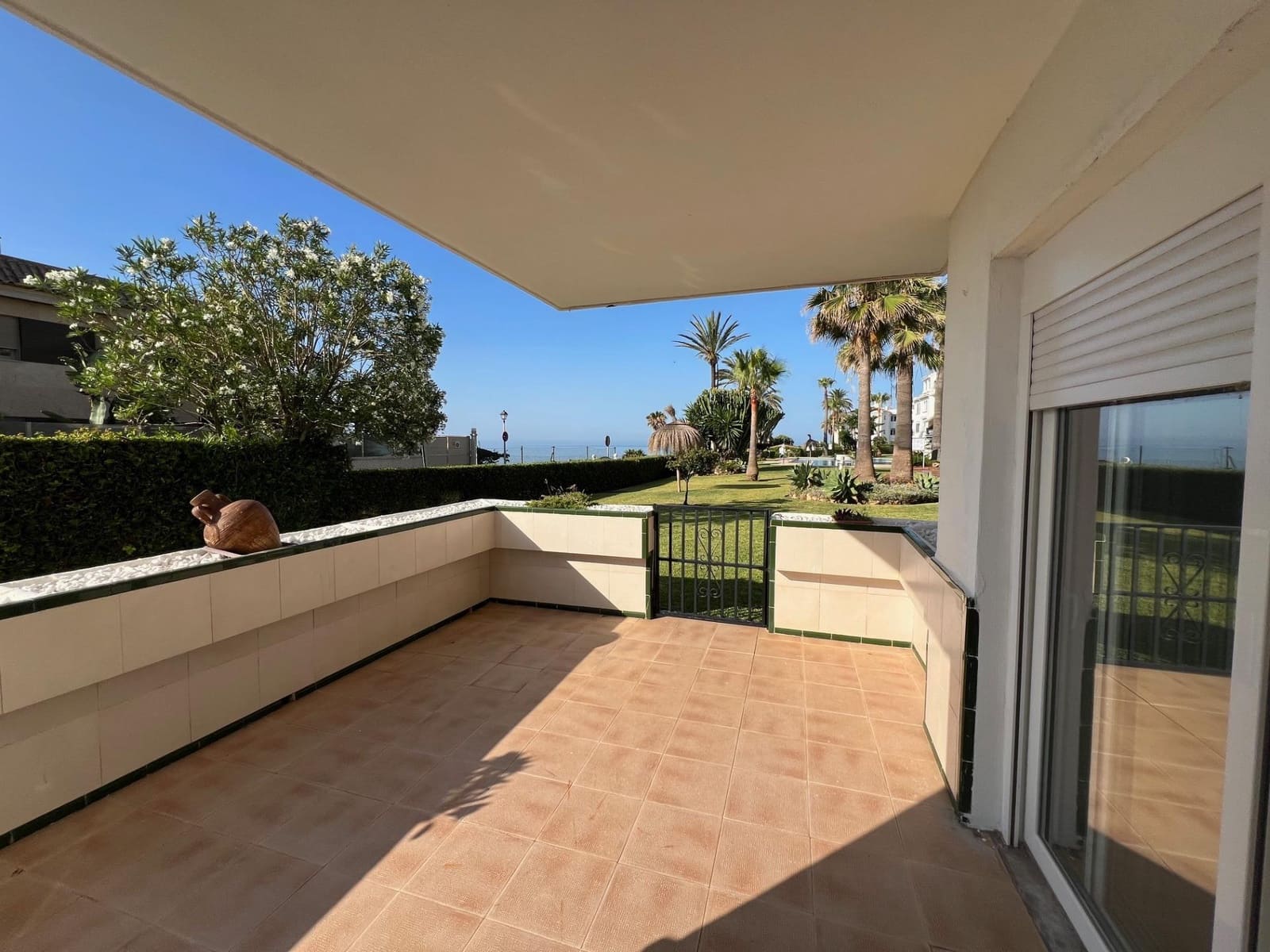 Appartement de Plage de 2 chambres à louer à Mijas Costa avec garage - 2 000 € (Ref: 9437228)