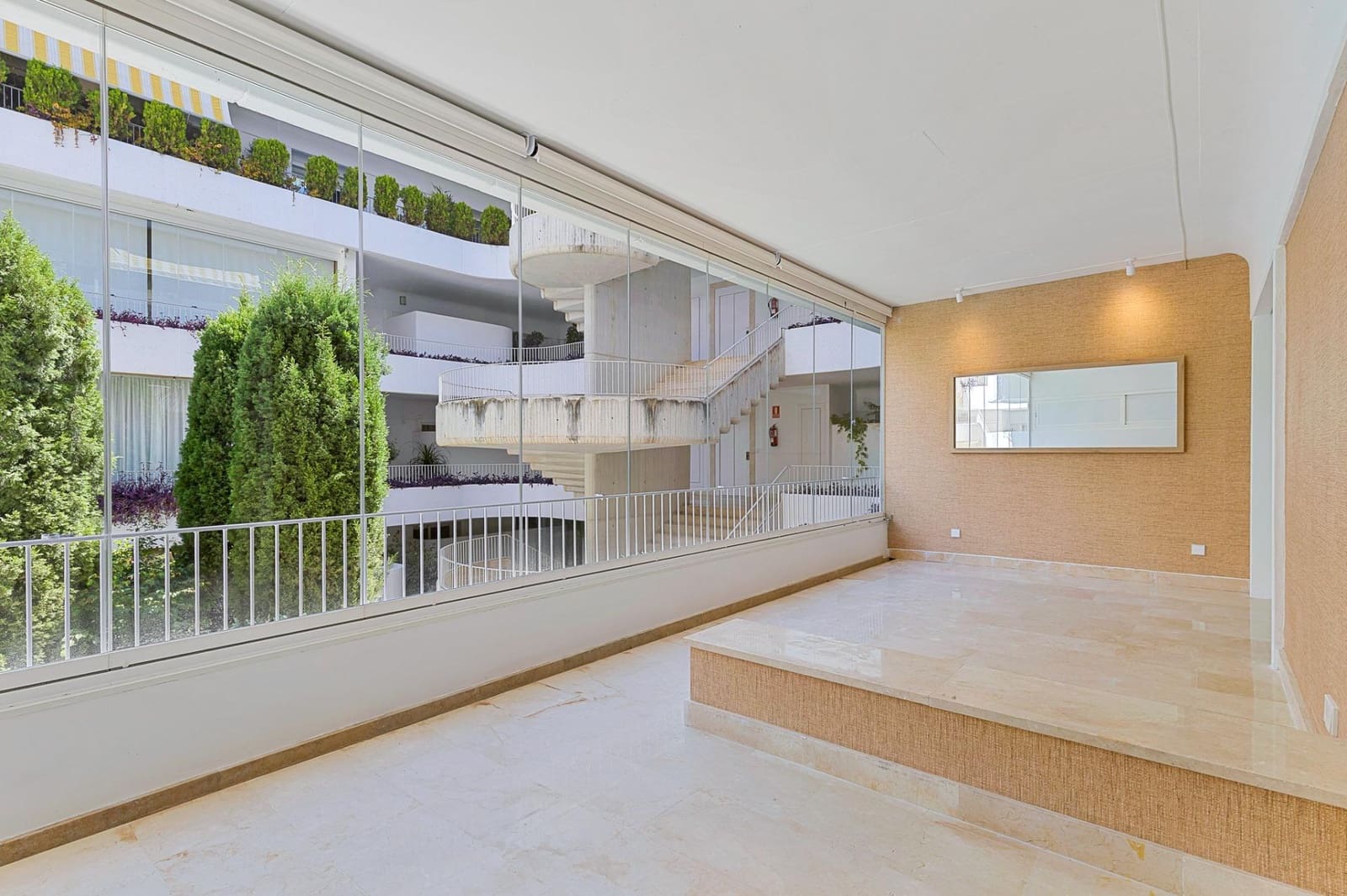 Apartamento de 3 habitaciones en Marbella en alquiler con garaje - 4.000 € (Ref: 9446438)