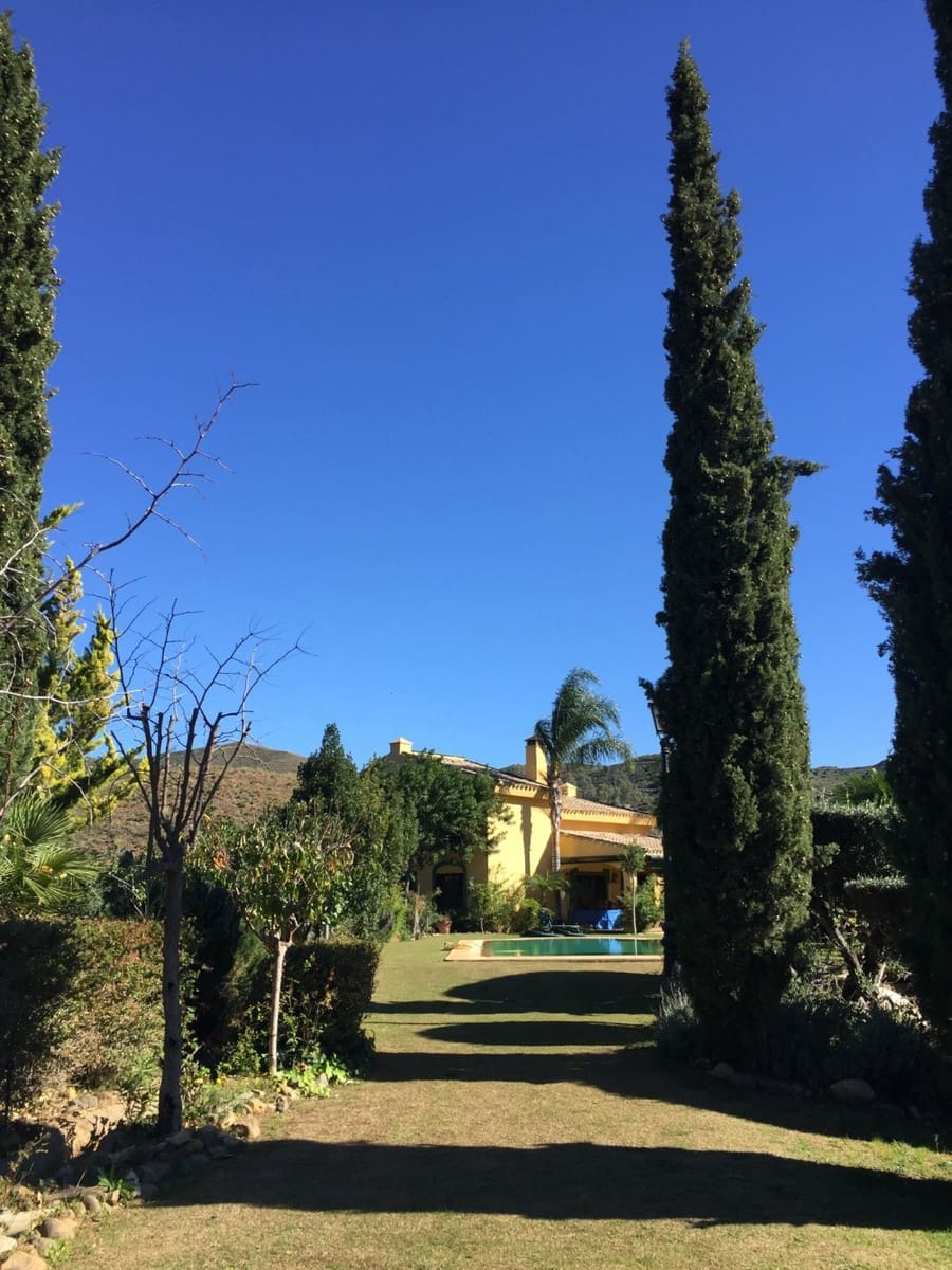 Finca/Casa Rural de 5 habitaciones en Ojen en venta con piscina garaje - 1.500.000 € (Ref: 9449390)