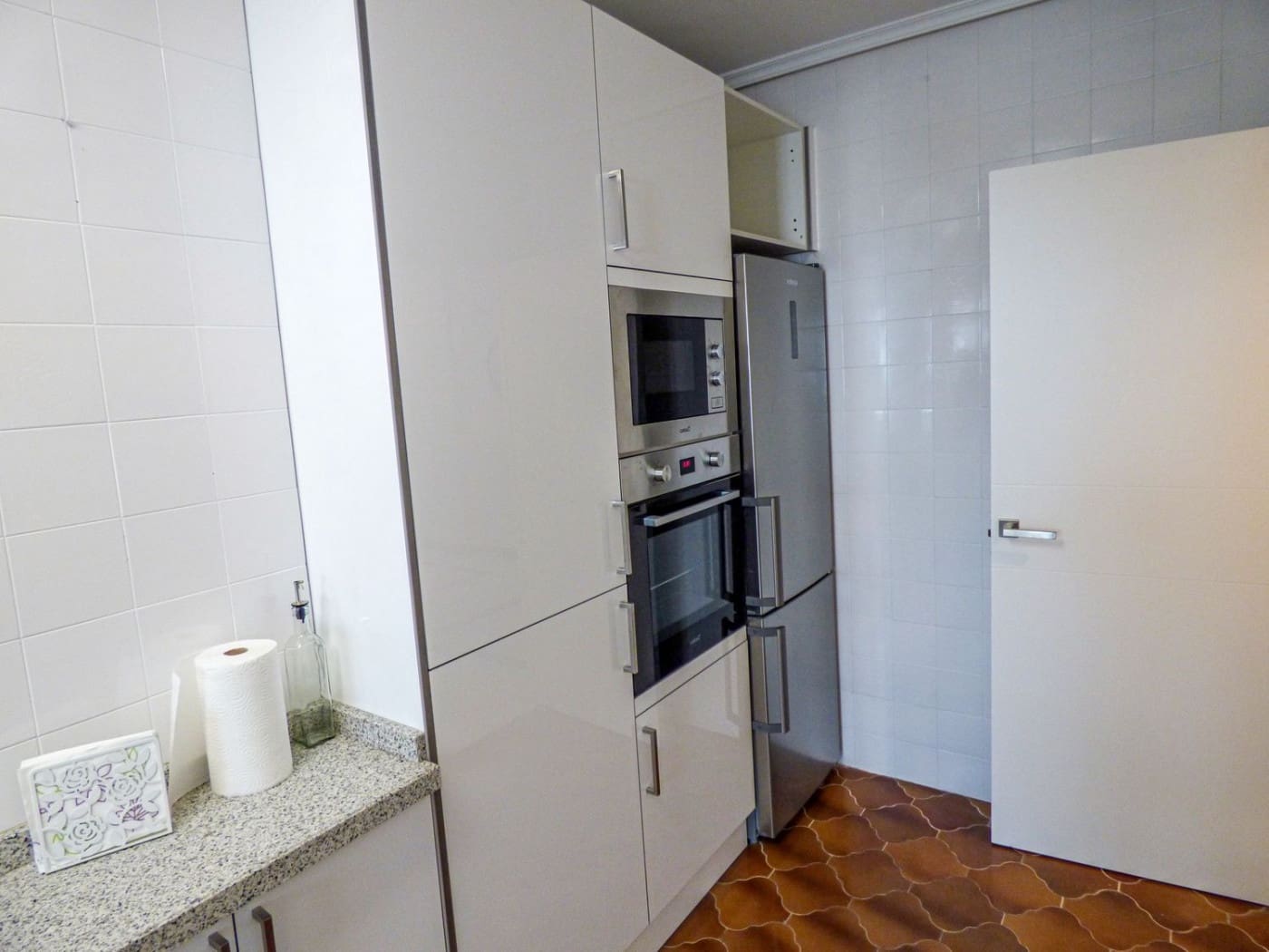 2 bedroom Flat for rent in Marbella with pool garage - € 2,200 (Ref: 9476199)