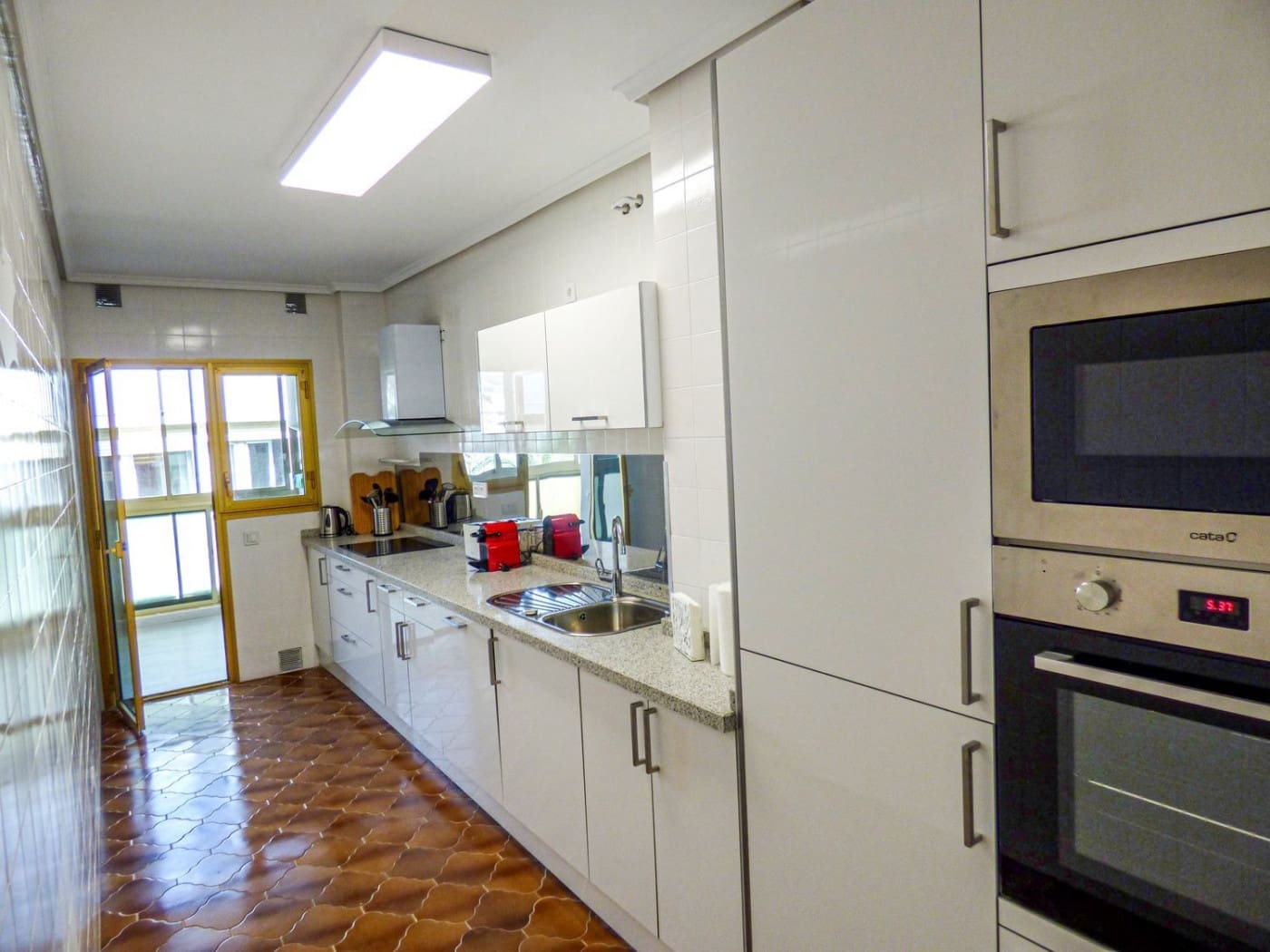 2 bedroom Flat for rent in Marbella with pool garage - € 2,200 (Ref: 9476199)