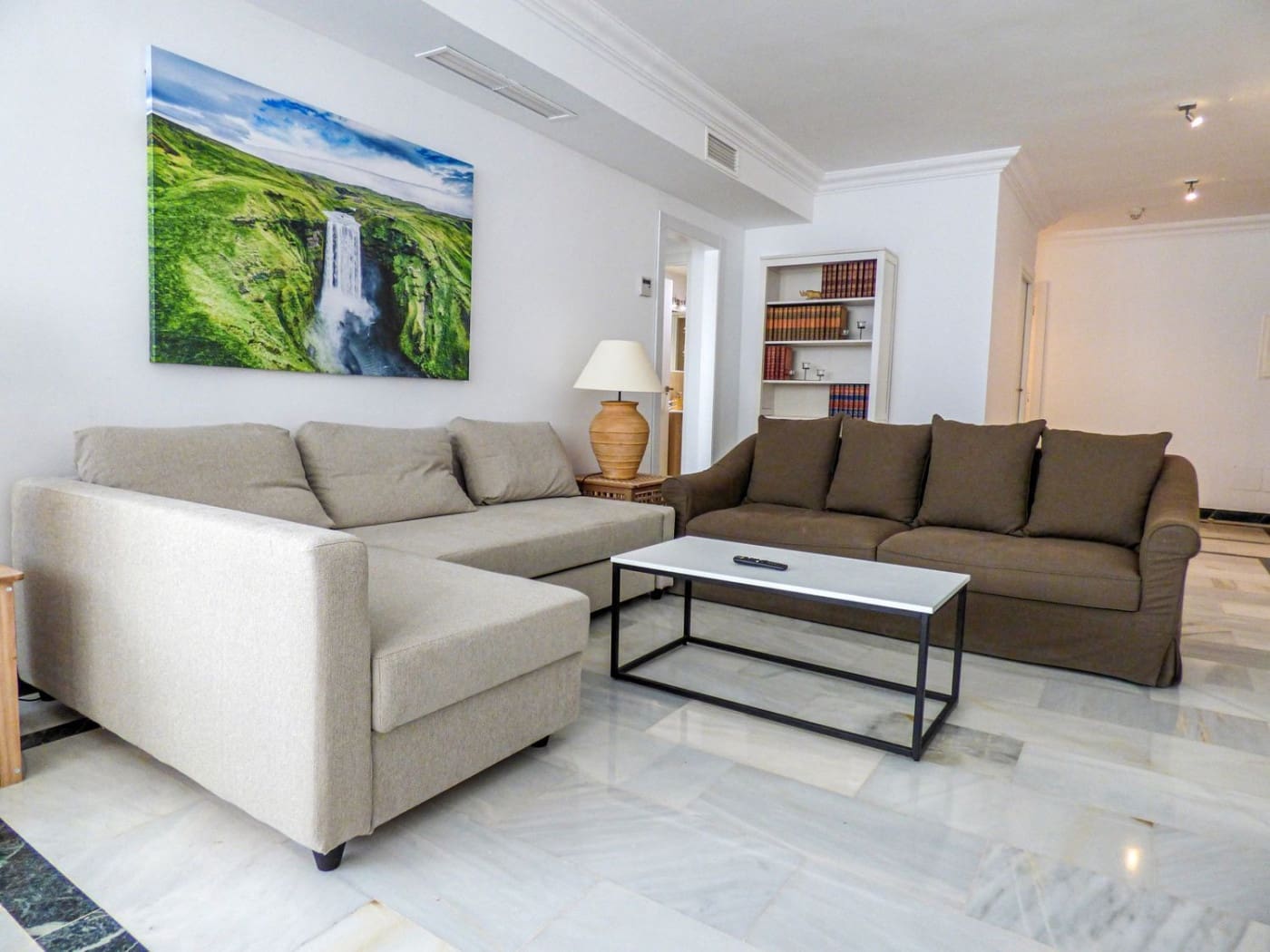 2 bedroom Flat for rent in Marbella with pool garage - € 2,200 (Ref: 9476199)