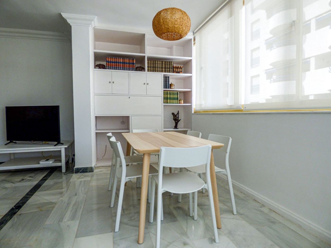 2 bedroom Flat for rent in Marbella with pool garage - € 2,200 (Ref: 9476199)