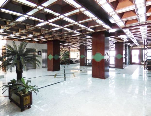 2 soveværelse Lejlighed til leje i Playa Bajadilla - Puertos, Marbella med swimmingpool garage - € 2.200 (Ref: 9476199)