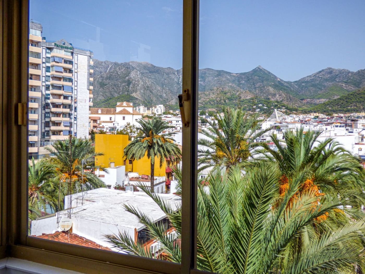 2 bedroom Flat for rent in Marbella with pool garage - € 2,200 (Ref: 9476199)