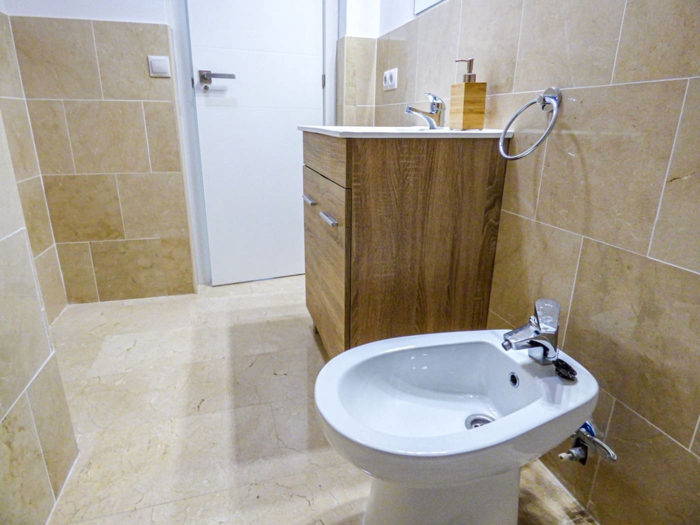 2 bedroom Flat for rent in Marbella with pool garage - € 1,950 (Ref: 9476199)