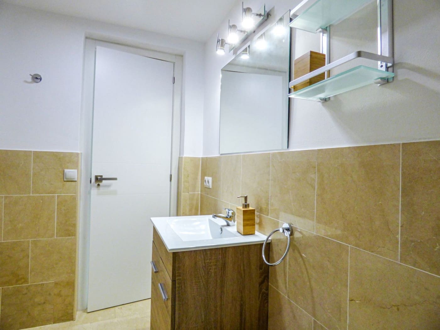 2 bedroom Flat for rent in Marbella with pool garage - € 1,950 (Ref: 9476199)